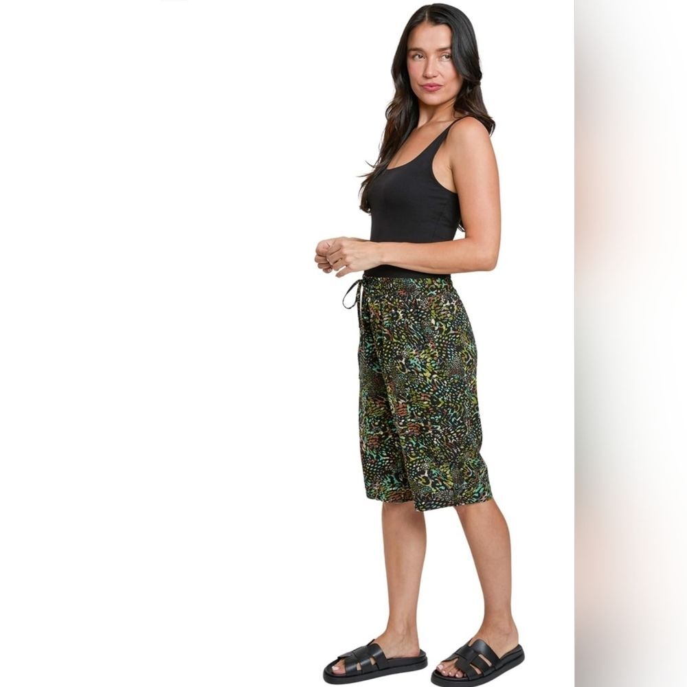 NWT Royalty For Me Women's Multicolor Animal Printed Bermuda Shorts - Size M